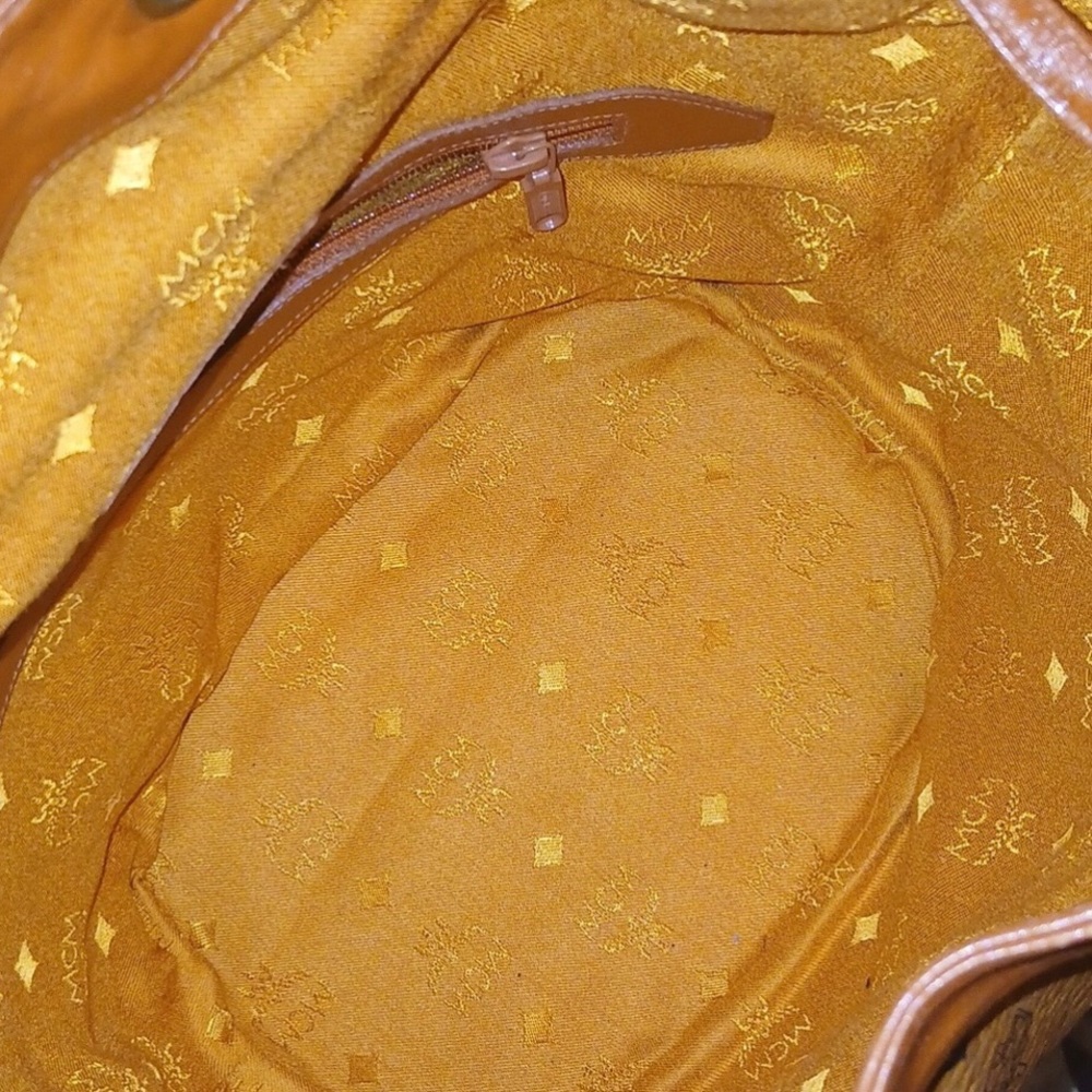 MCM COGNAC VISETOS LEATHER BUCKET BAG - Picture 9 of 12